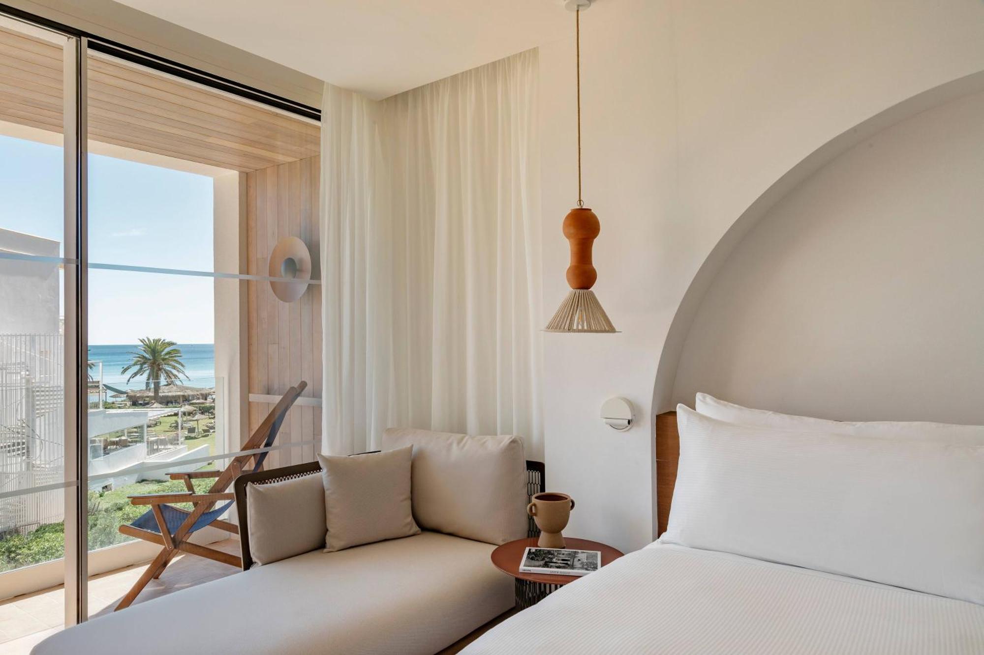 Supreme Zimmer mit seitlichem Meerblick und Terrasse